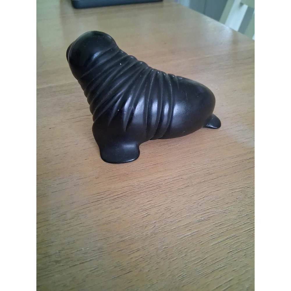 Boma Walrus Figurine. Black.